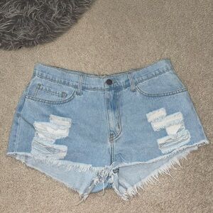 women’s jean shorts light wash